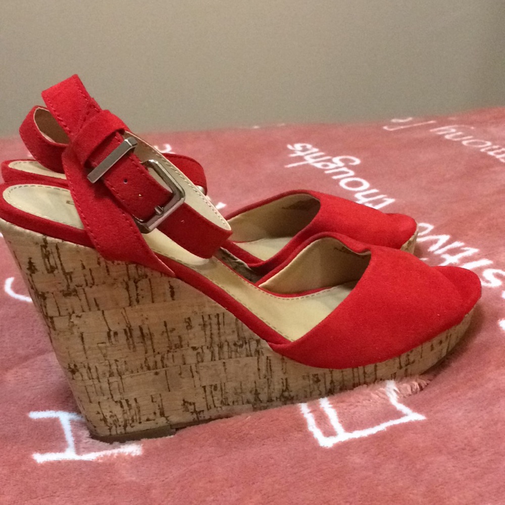 Express Red Platform - Picture 3 of 5